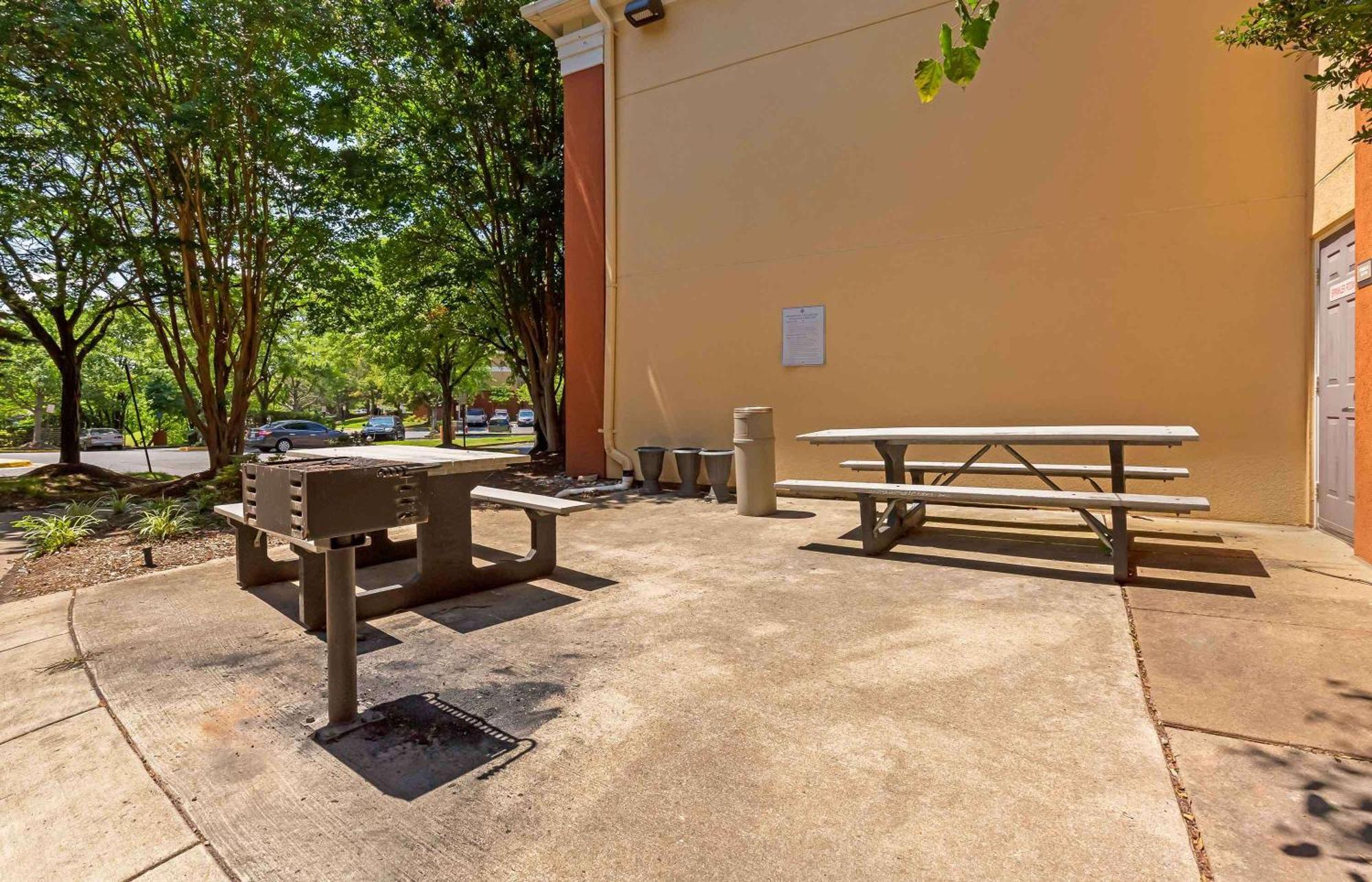 Hometowne Studios By Red Roof Chantilly Exterior foto